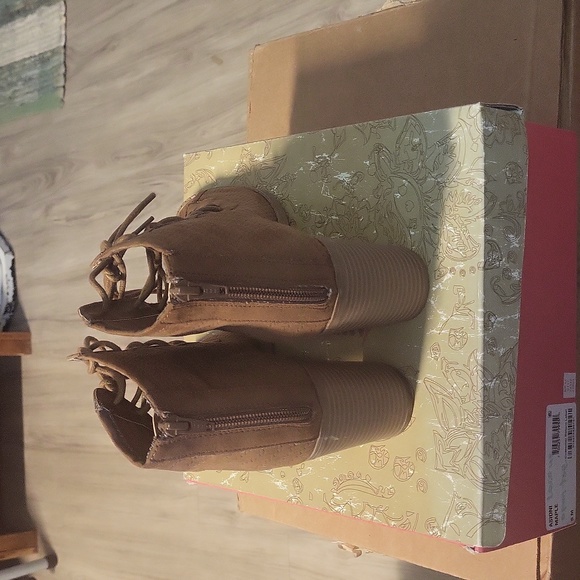 American Rag Maple Adidni Open Toe boot Size 8M - Picture 2 of 6